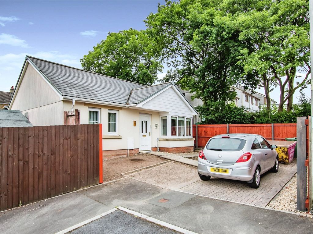 2 bed bungalow for sale in Clos AelYBryn, Penygroes, Llanelli