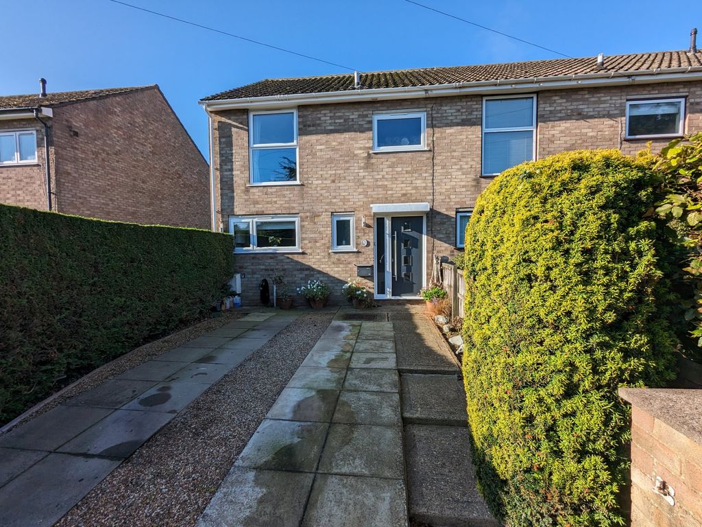3 bed end terrace house for sale in Judith Avenue, Knodishall