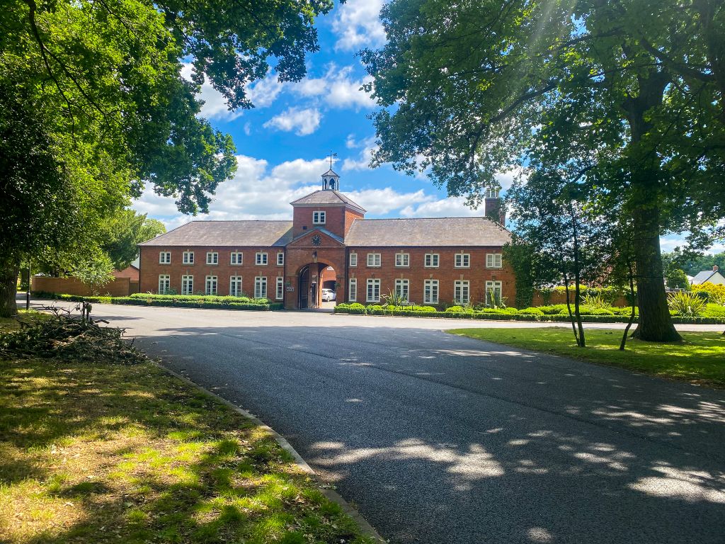 4 bed barn conversion for sale in Coombe Road, Rugby CV23 Zoopla