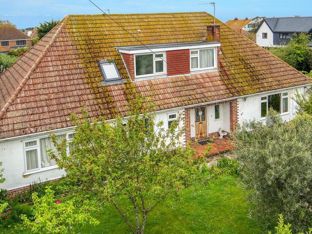 5 bed detached house for sale in Fitzroy Avenue, Broadstairs CT10 Zoopla