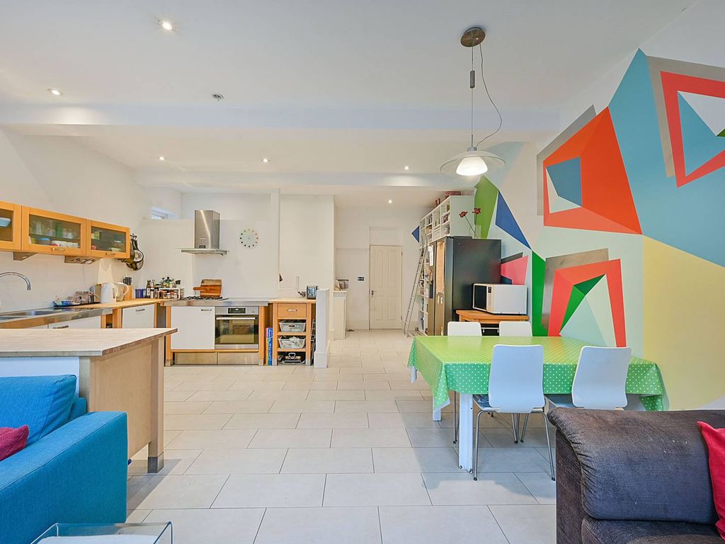 5 bed property for sale in Coldershaw Road, Northfields, London W13