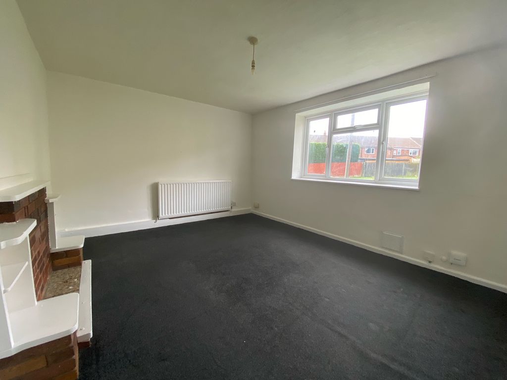 3 bed flat to rent in Churchfield Avenue, Tipton DY4, £750 pcm Zoopla