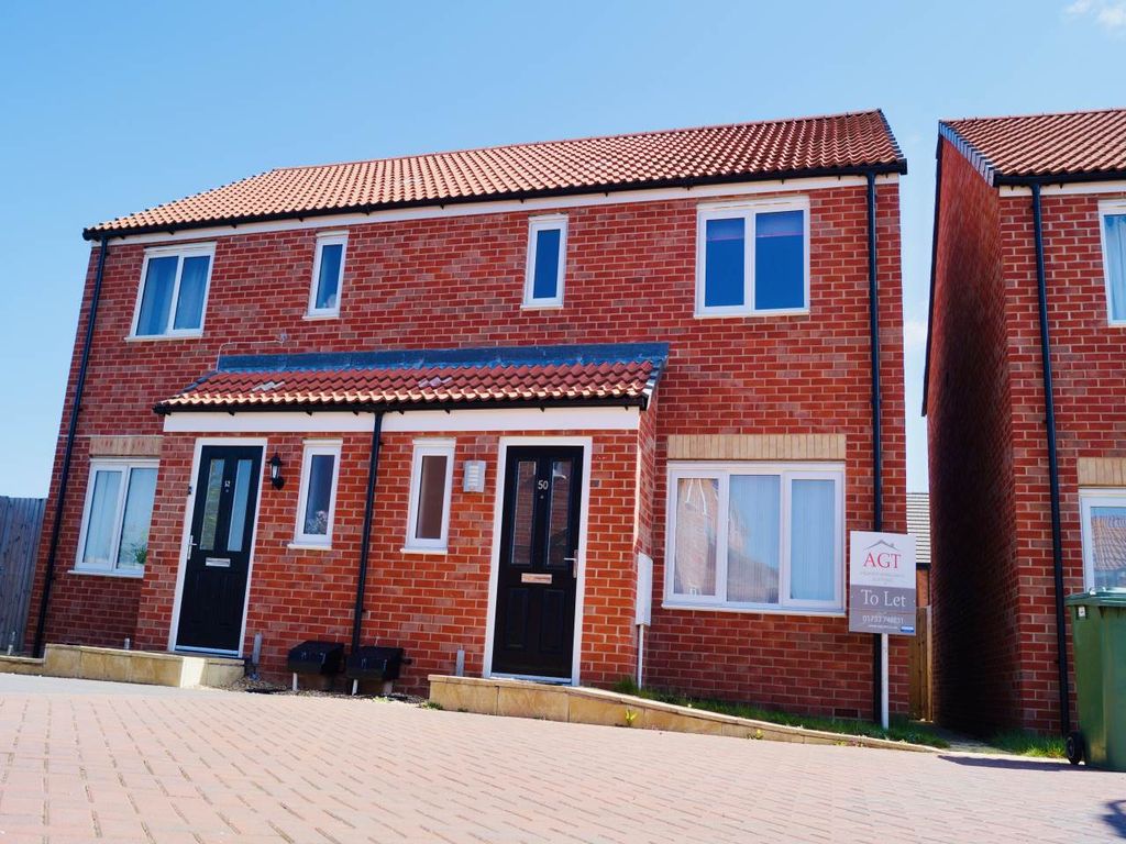 3 bed property to rent in Daphne Grove, Cardea, Peterborough PE2, £1,050 pcm Zoopla