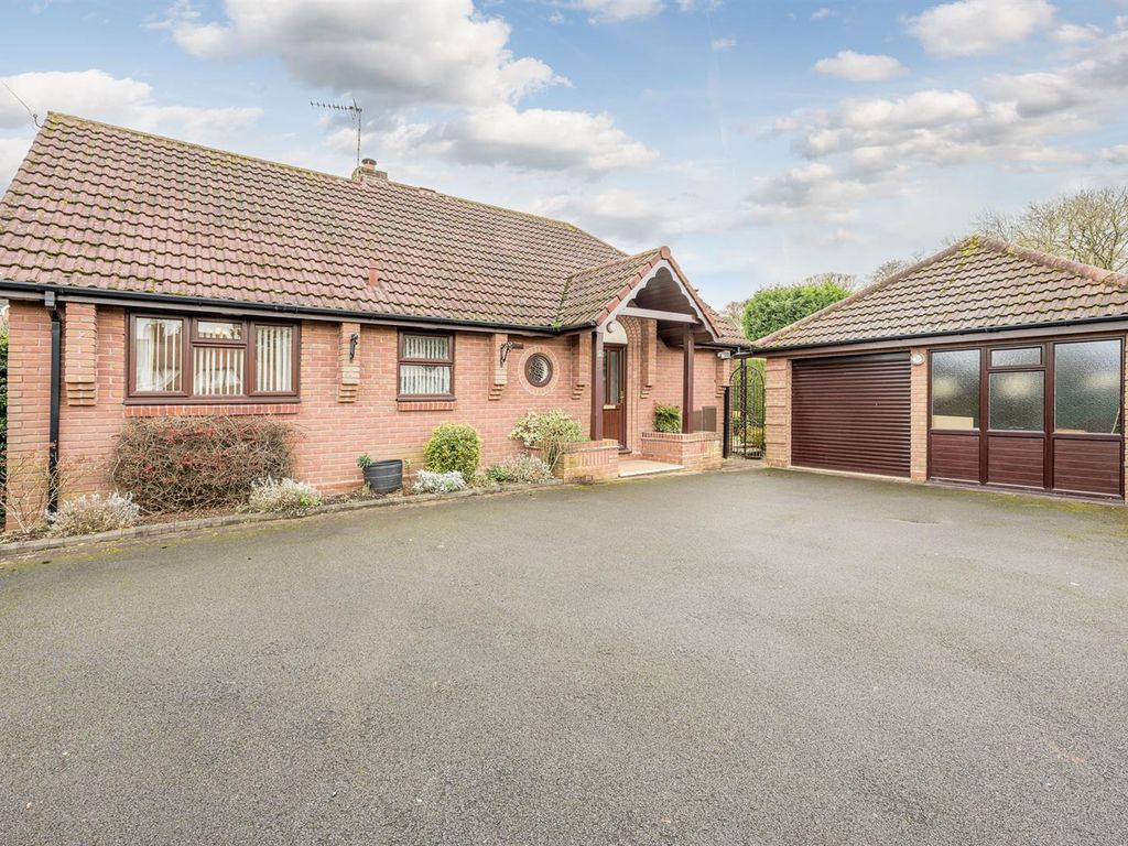 2 bed detached bungalow for sale in Hyperion Road, Stourton DY7, £