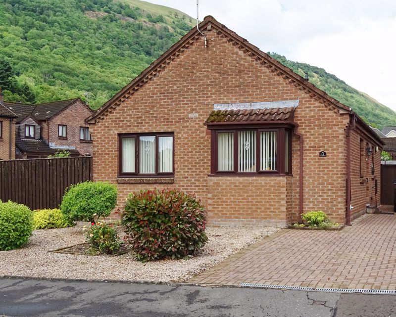 3 bed detached bungalow for sale in Keir Hardie Road, Alva FK12, £