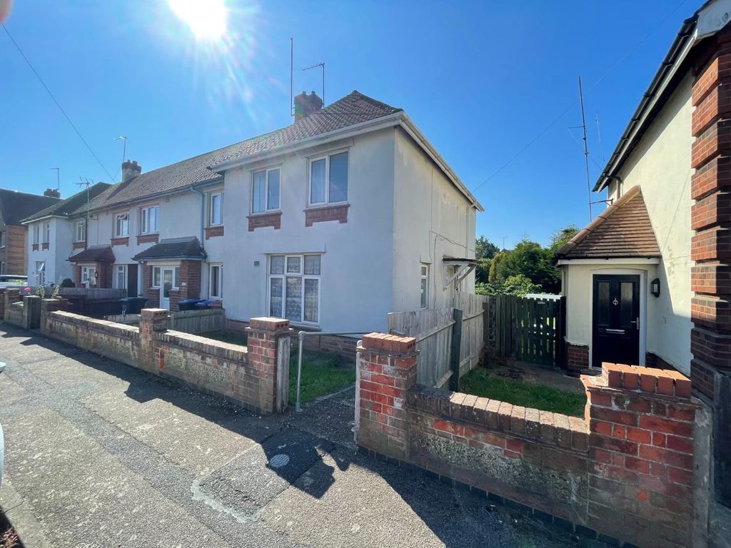 3 bed end terrace house for sale in Raeburn Road, Northampton NN2, £200,000 Zoopla