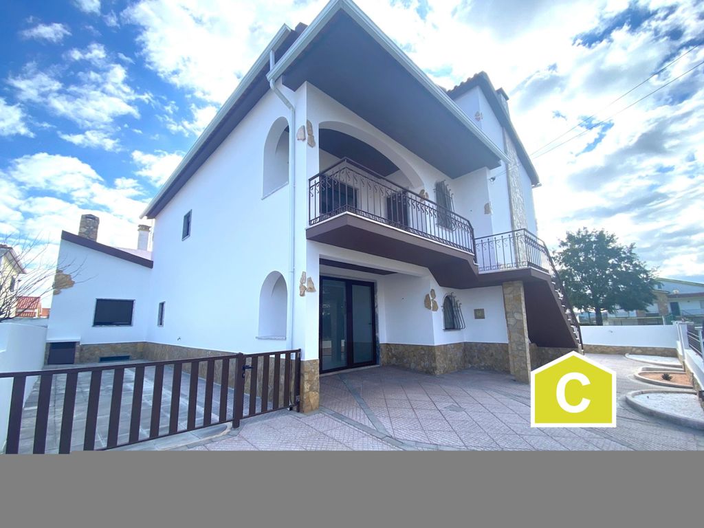 4 bed property for sale in Bombarral, Leiria, Portugal, £283,668 Zoopla