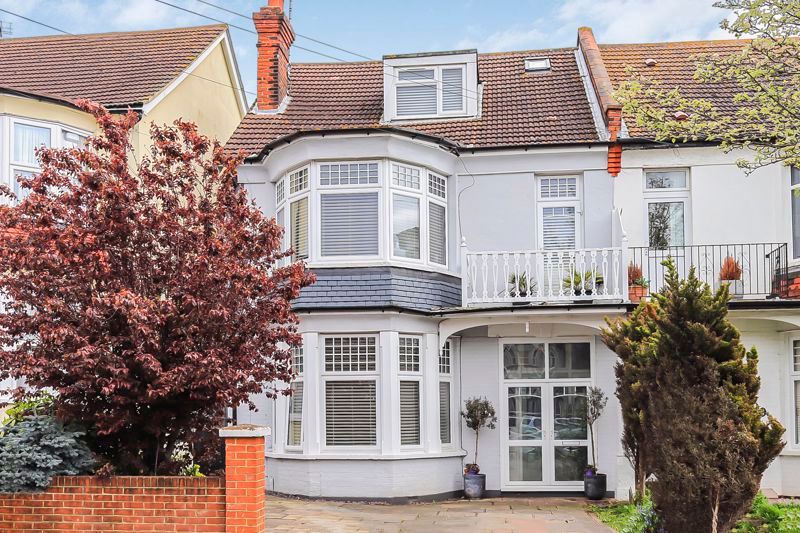 5 bed semidetached house for sale in Ailsa Road, WestcliffOnSea SS0