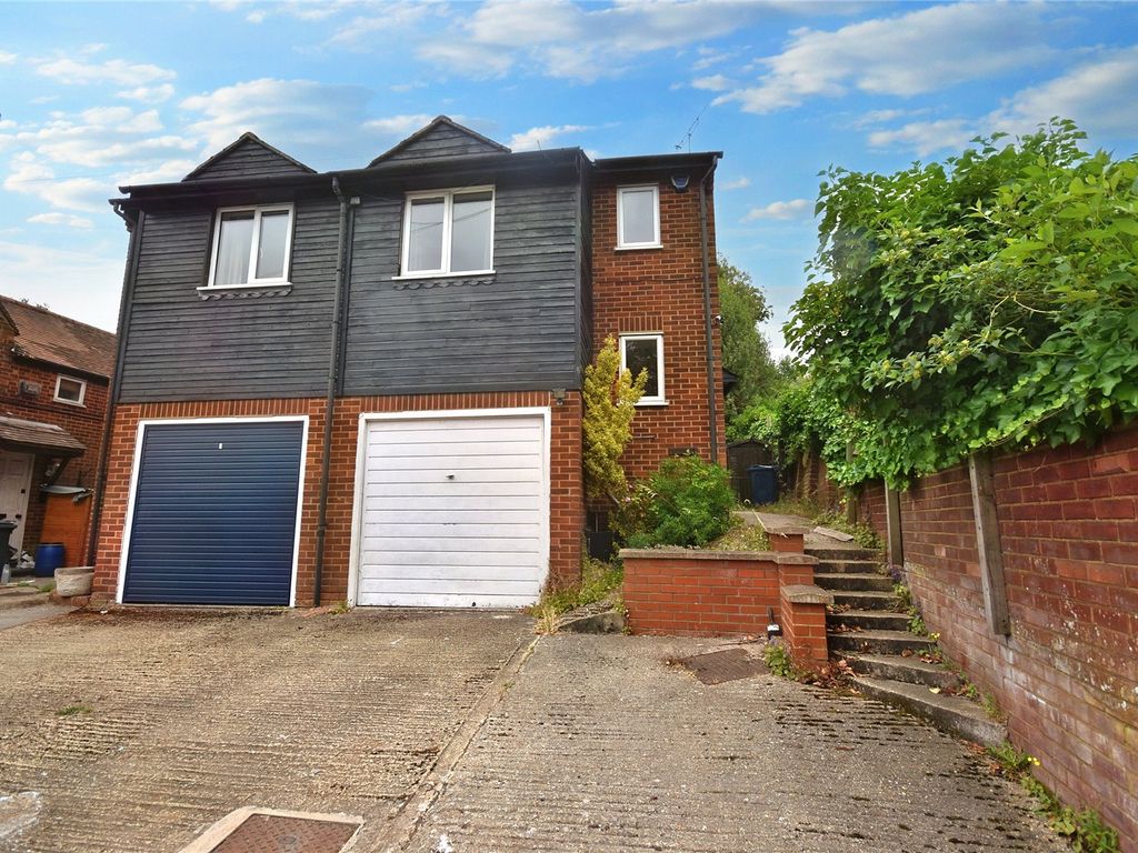 3 bed semidetached house to rent in Gravel Hill, Chalfont St. Peter