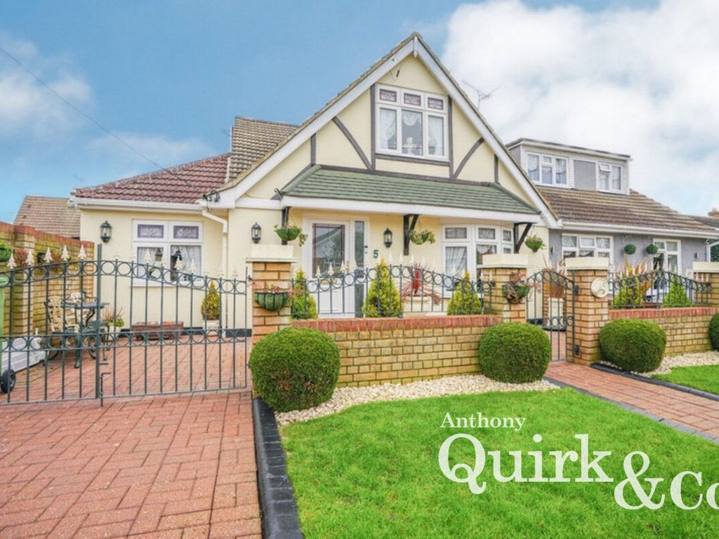 4 bed semidetached house for sale in Strasbourg Road, Canvey Island