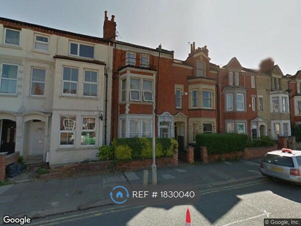 Room to rent in Harlestone Road, Northampton NN5, £542 pcm Zoopla