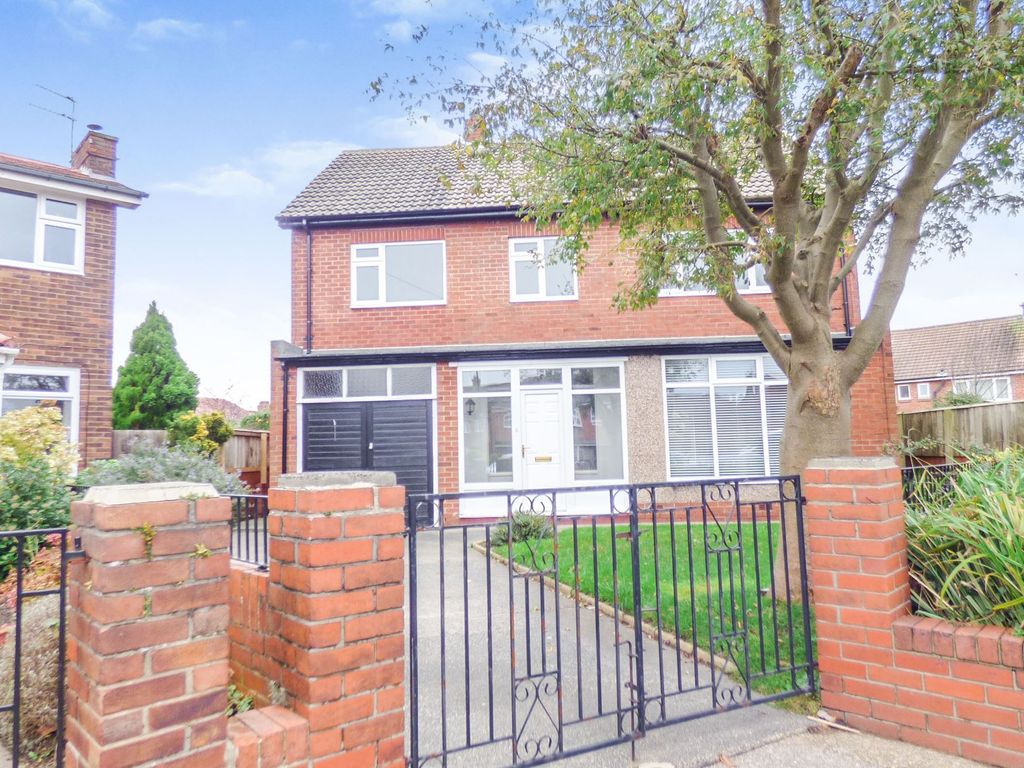 4 bed detached house for sale in Frankland Drive, Whitley Bay NE25 Zoopla