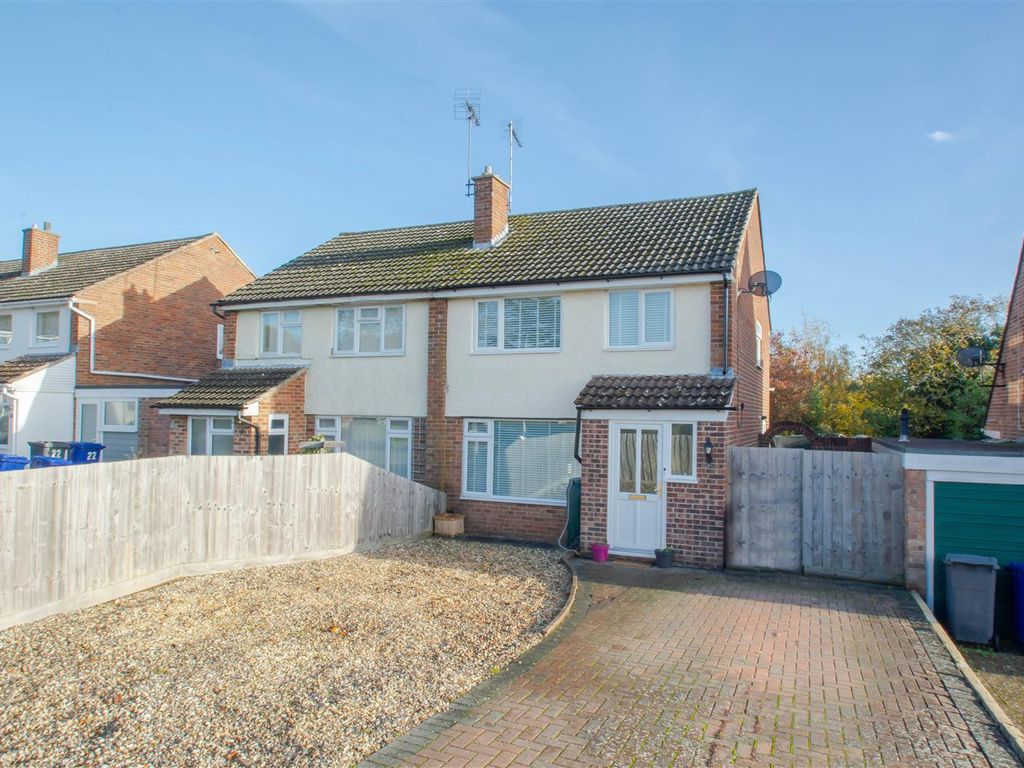 3 bed semidetached house for sale in Abbotts Road, Haverhill CB9, £