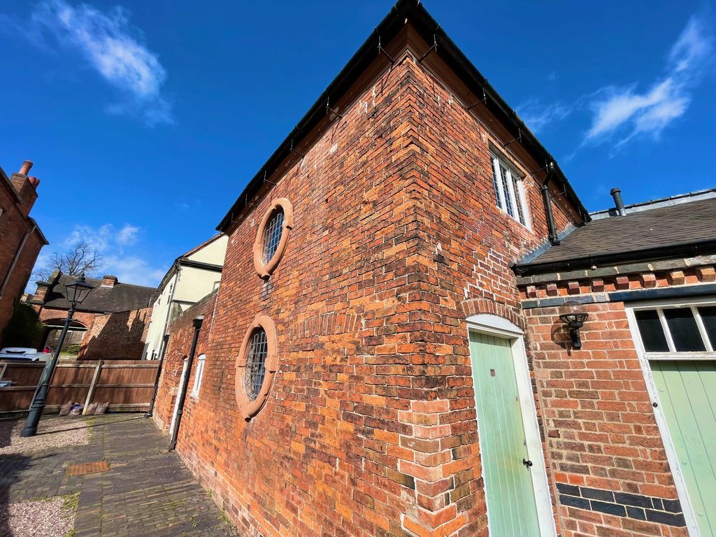 1 bed property to rent in Stable 3, The Moat House, 24 Lichfield Road, Sutton Coldfield B74, £