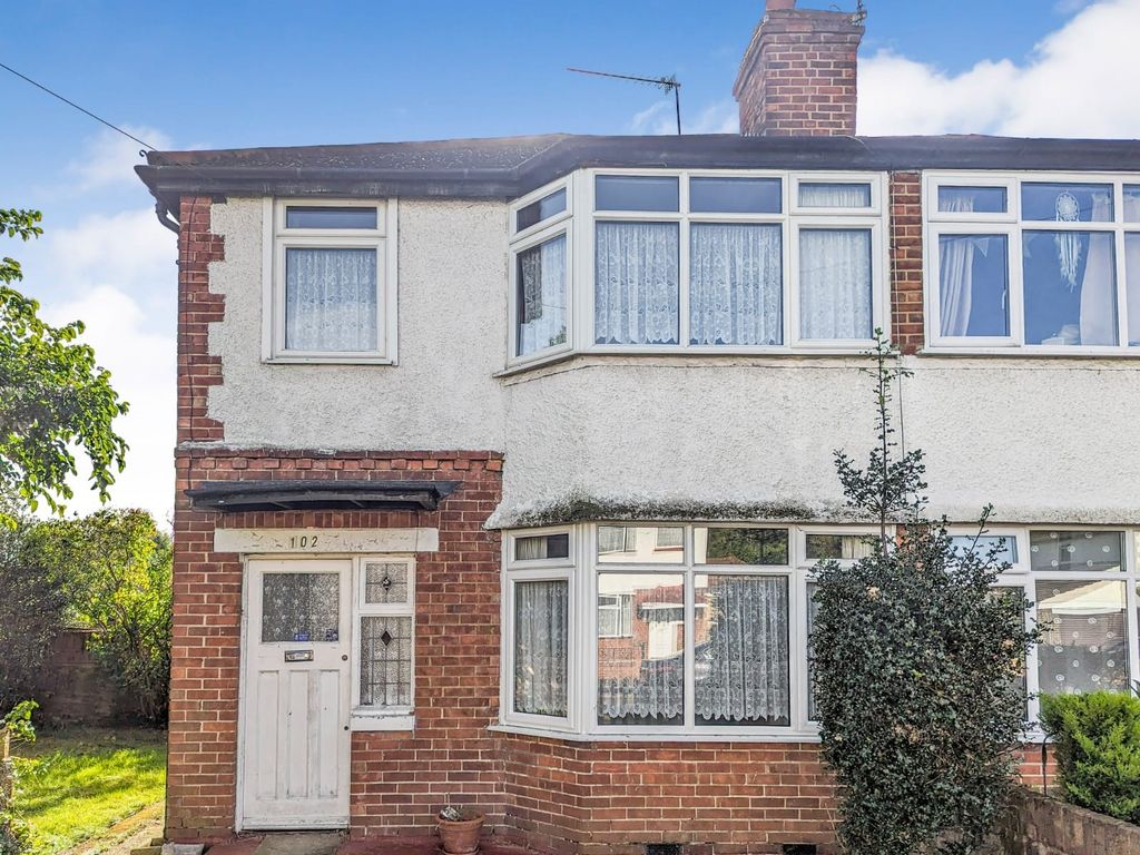 3 bed semidetached house for sale in Petersfield Road, Staines TW18, £