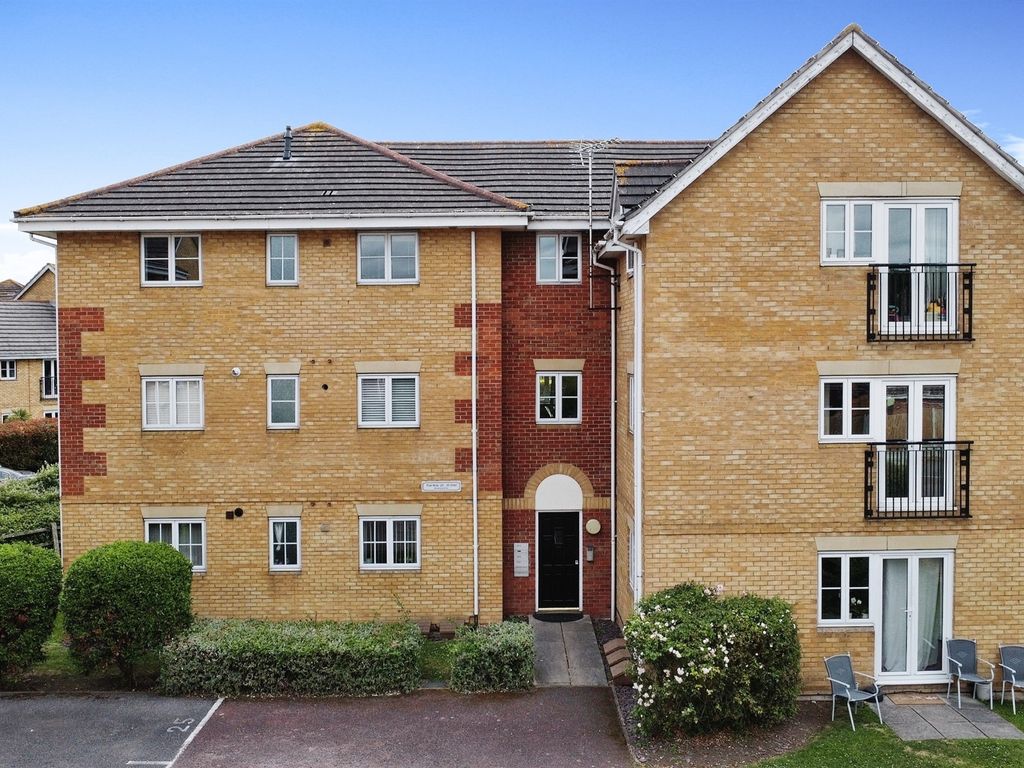 2 bed flat for sale in Browning Drive, Wickford SS12 Zoopla