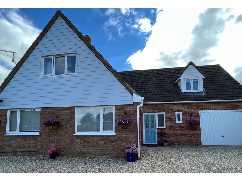 Caird Lawns, Devizes SN10  