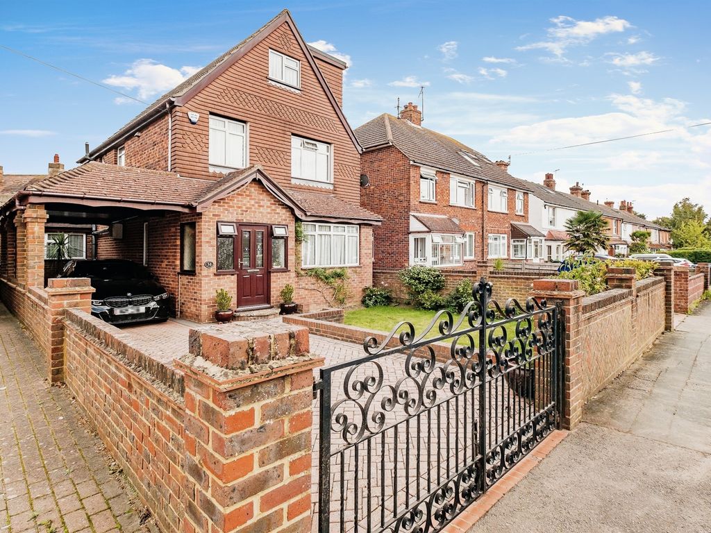 4 bed detached house for sale in Cross Road, Southwick, Brighton BN42