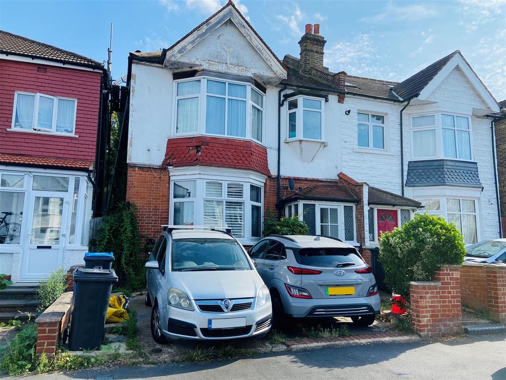 2 bed flat for sale in Melfort Road, Thornton Heath CR7, £315,000 Zoopla