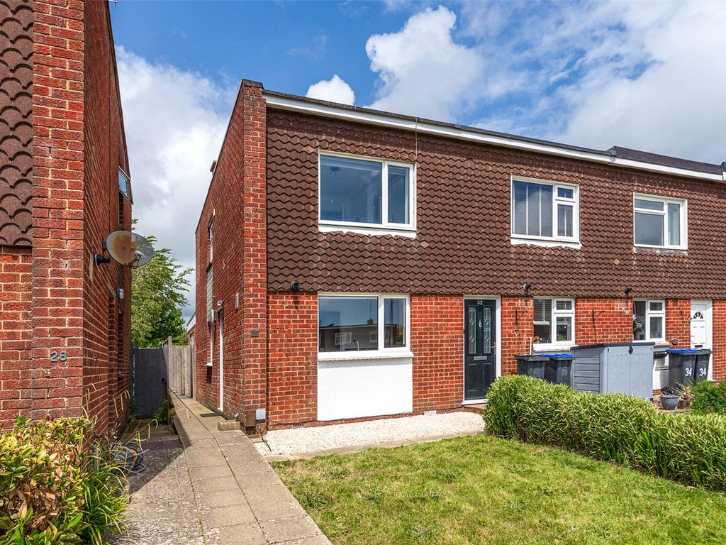 2 bed end terrace house for sale in Church Way, Worthing, West Sussex