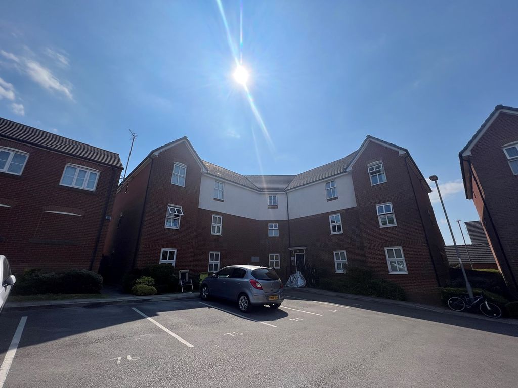 2 bed flat for sale in Hardy Close, Dukinfield SK16 Zoopla