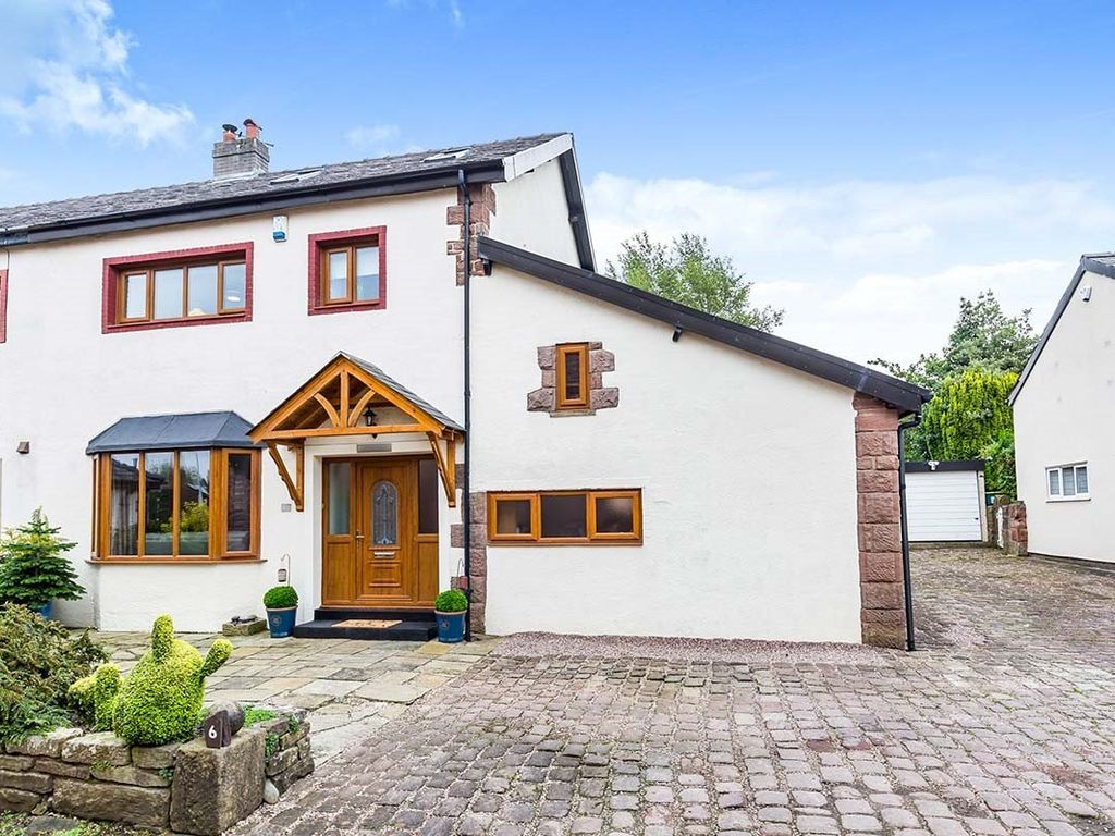 4 bed semidetached house for sale in Gregson Lane, Hoghton, Preston