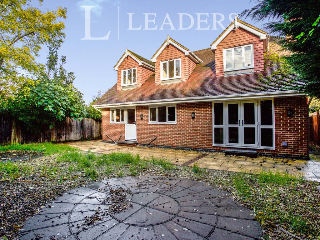 3 bed detached house to rent in Woking, Surrey GU22 Zoopla