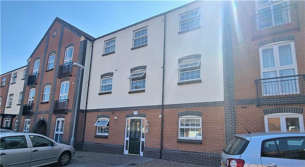 2 bed flat for sale in St Austell Way, Swindon, Wiltshire SN2 Zoopla