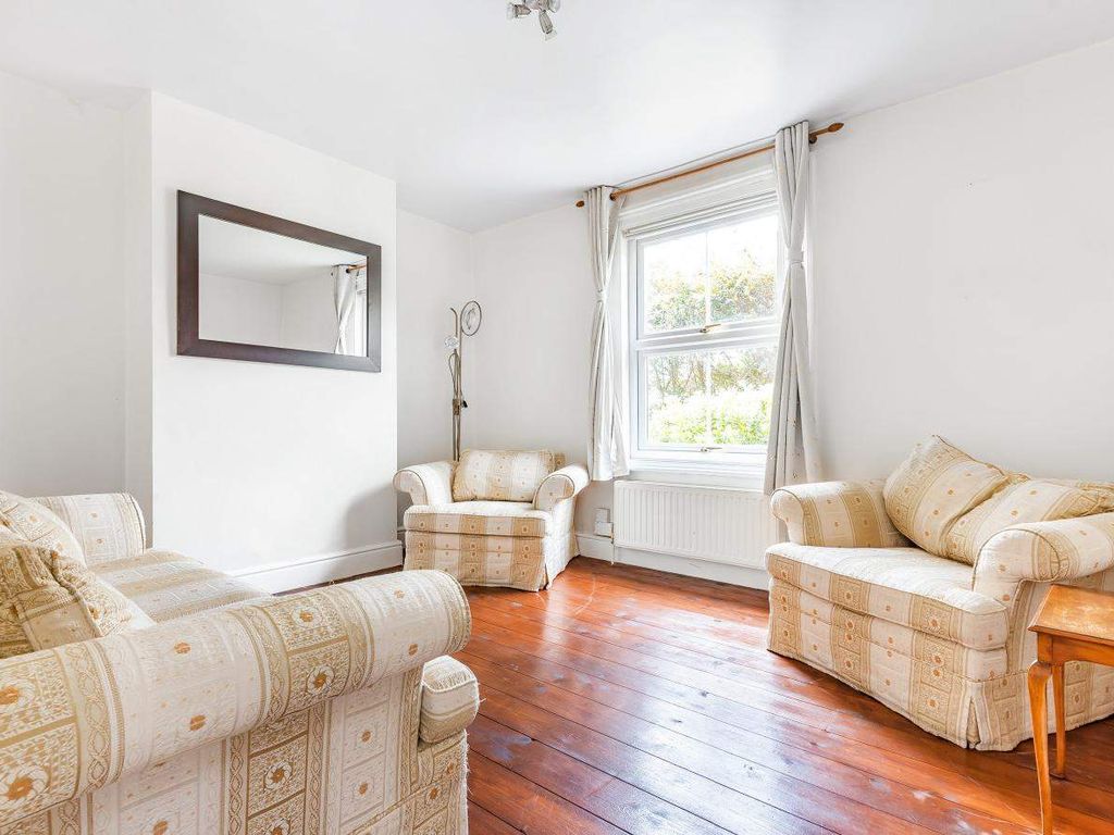 2 bed semidetached house for sale in Gladstone Road, Norbiton