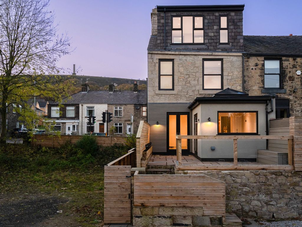 4 bed end terrace house for sale in Bolton Road West, Ramsbottom BL0, £
