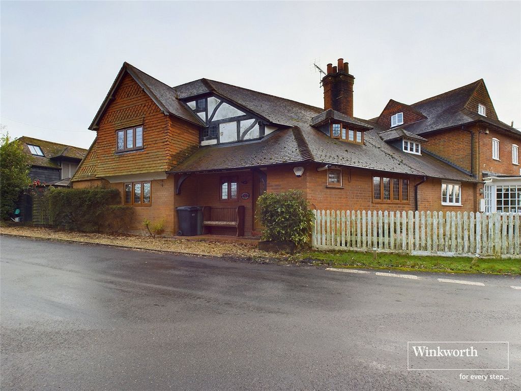 3 bed semidetached house for sale in Collins End, Goring Heath