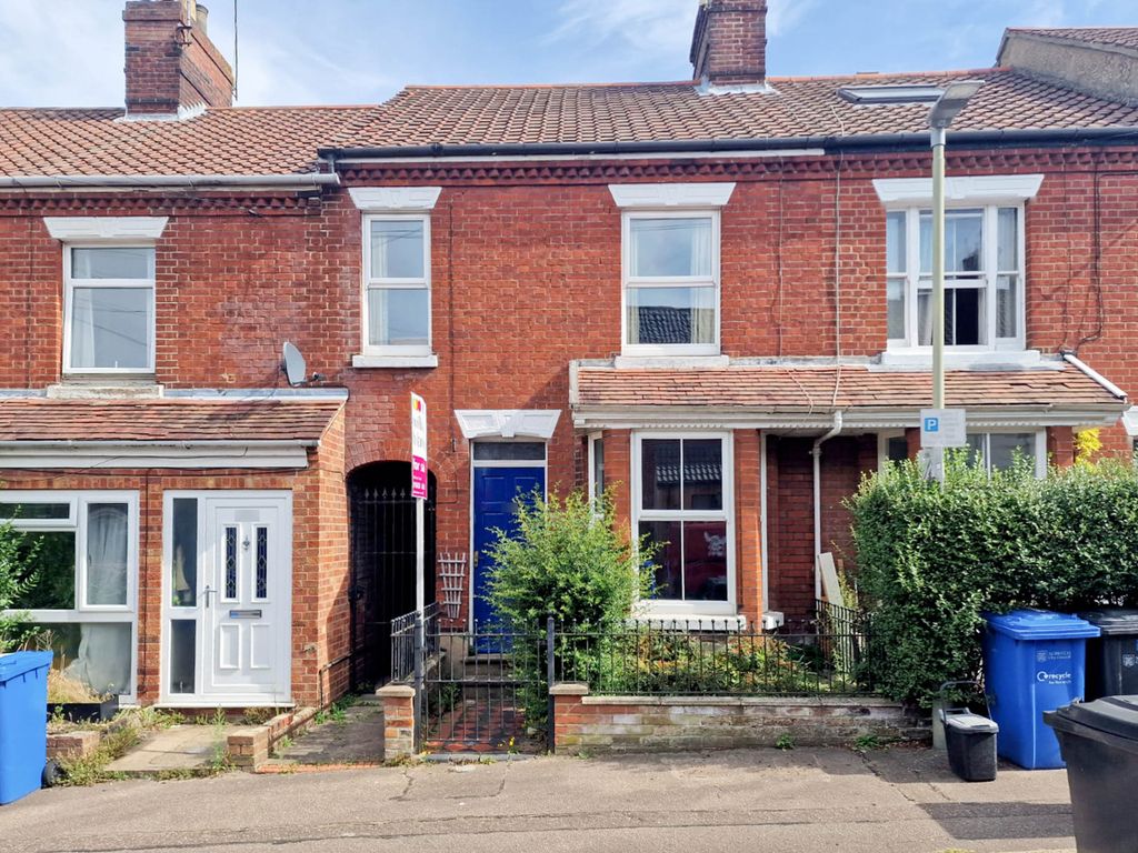3 bed terraced house for sale in Lincoln Street, Norwich NR2, £220,000