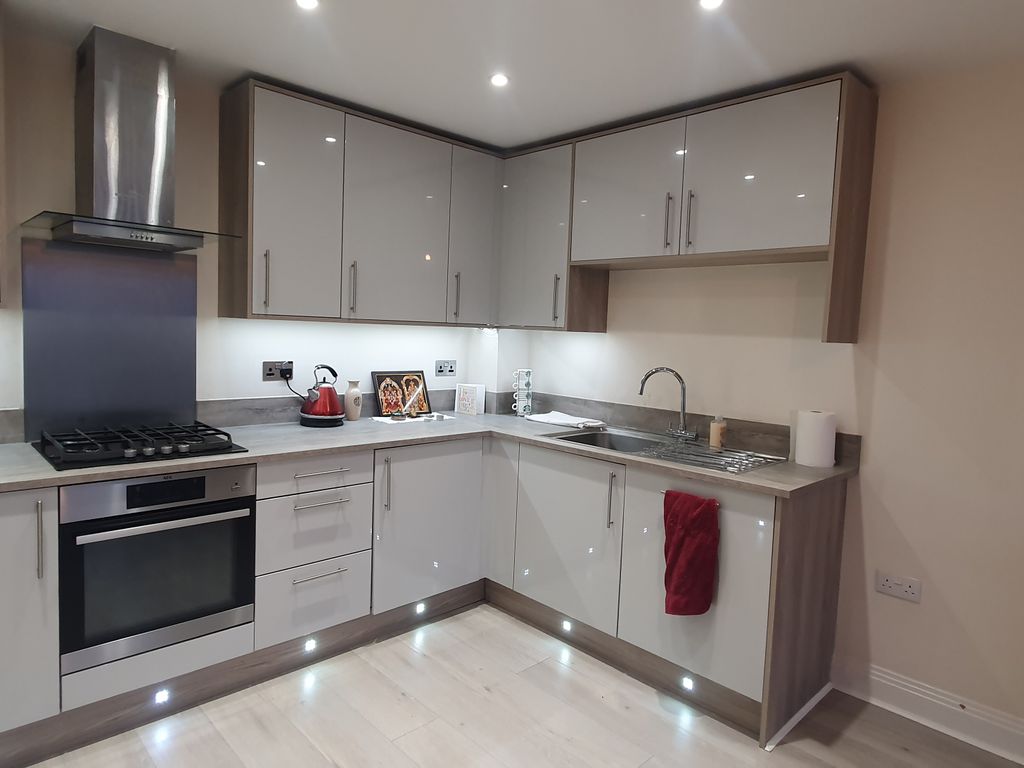 2 bed flat to rent in Windsor Road, Slough SL1 Zoopla