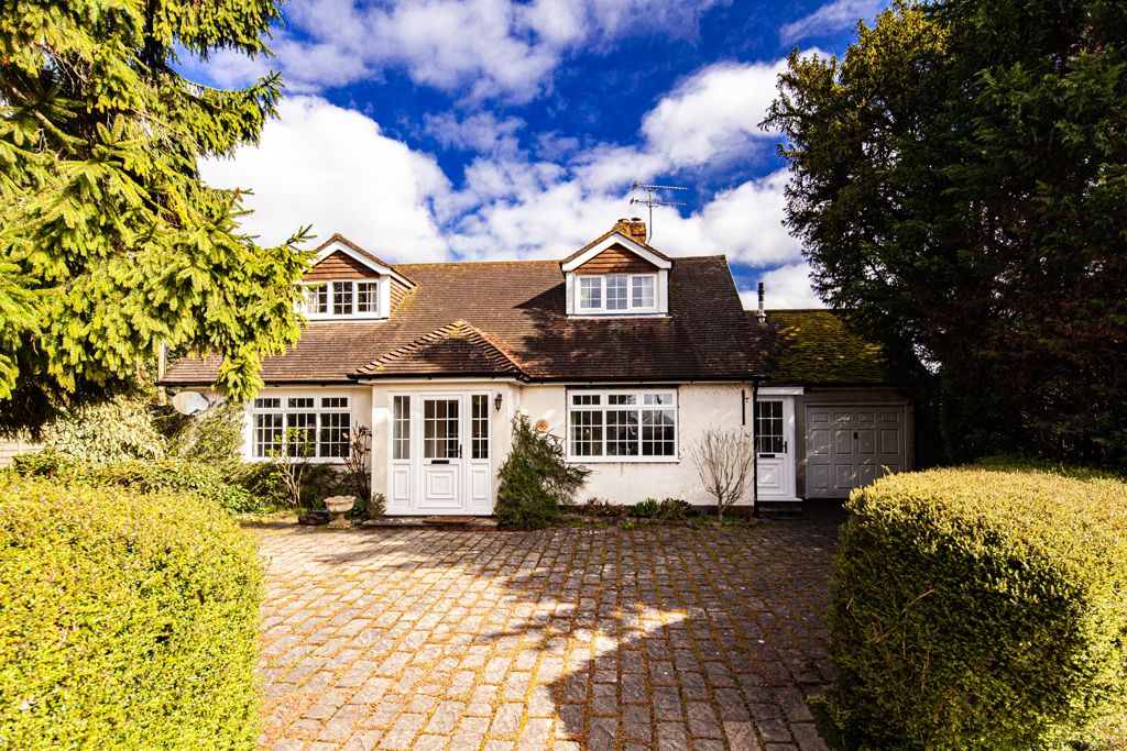 4 bed detached house for sale in Harptree Cottage, Aldworth RG8 Zoopla