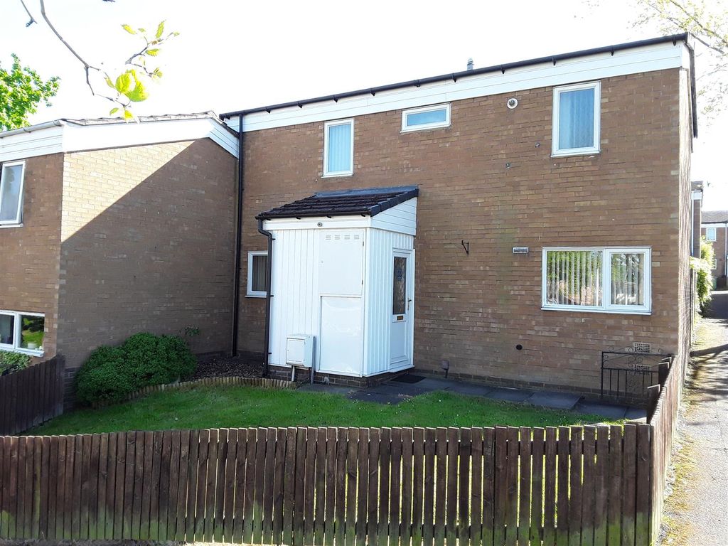 3 bed terraced house to rent in Withybrook, Woodside, Telford