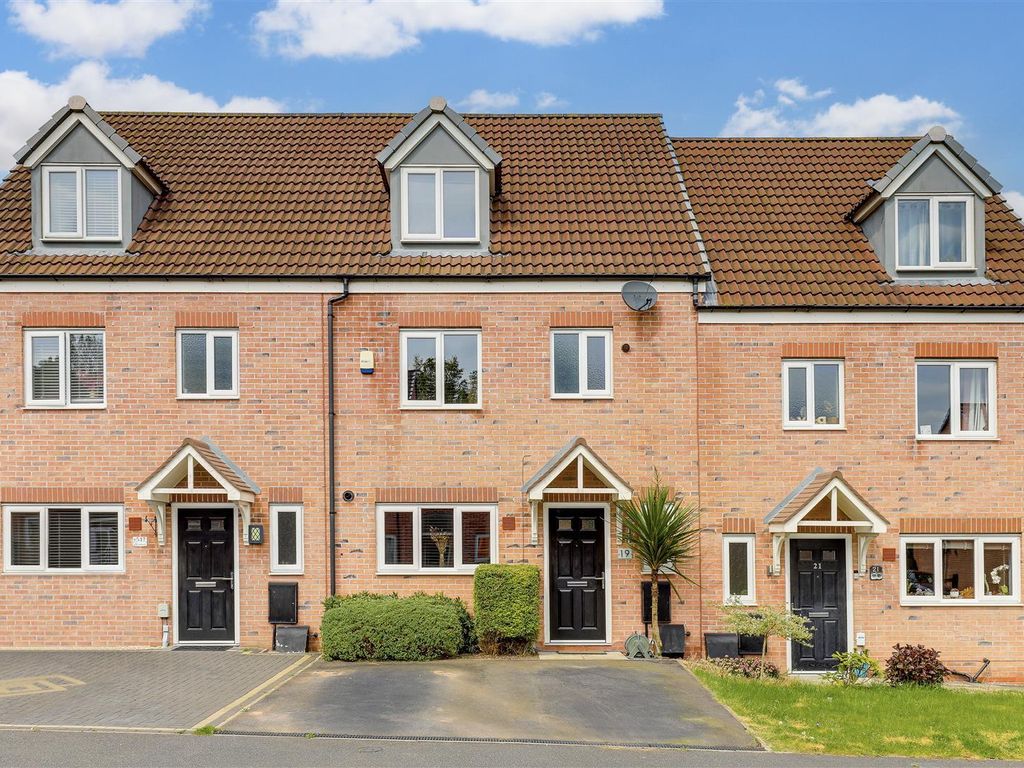 4 bed terraced house for sale in Lewis Crescent, Annesley