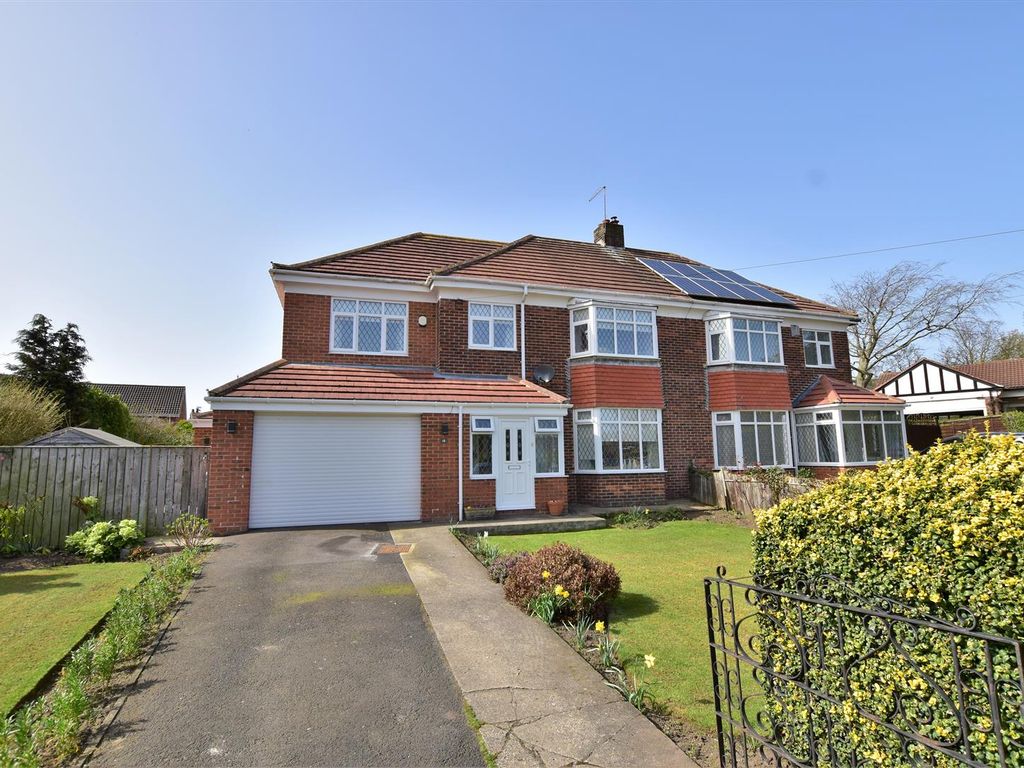 4 bed semidetached house for sale in Careen Crescent, Middle