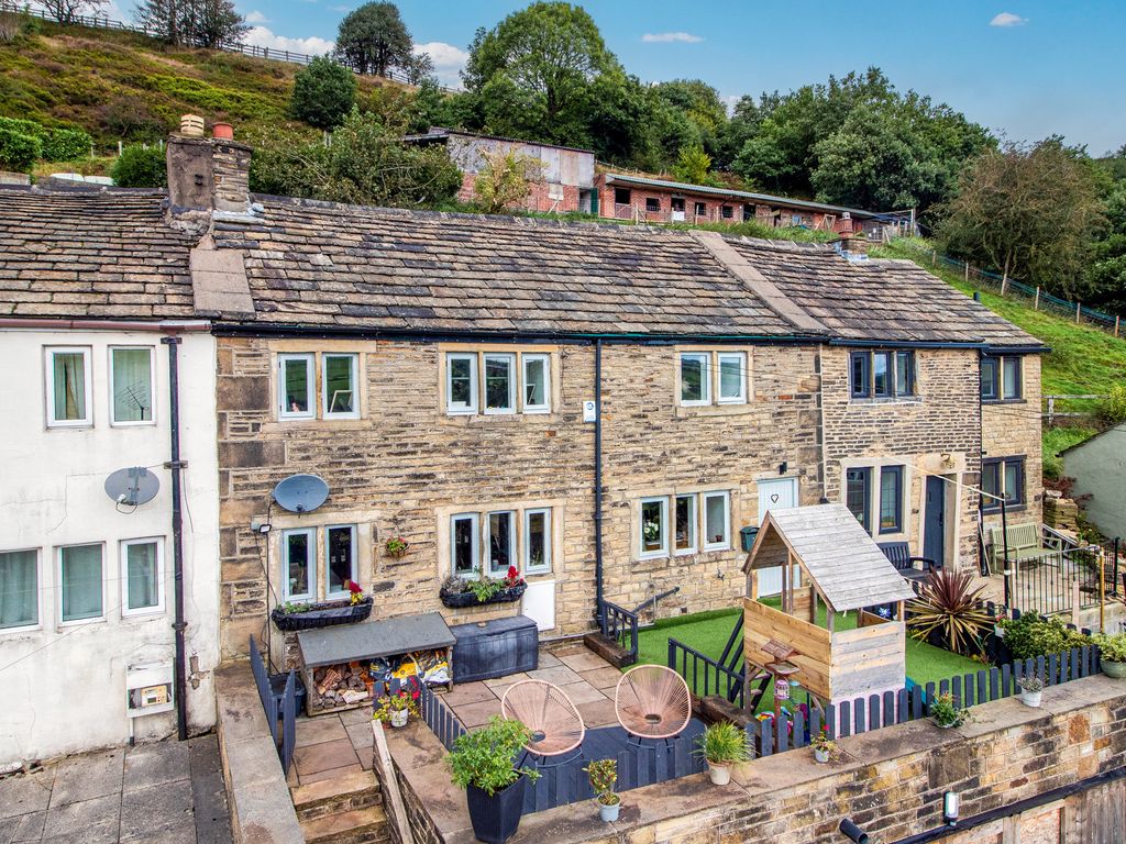 3 bed terraced house for sale in Booth Bank, Slaithwaite, Huddersfield