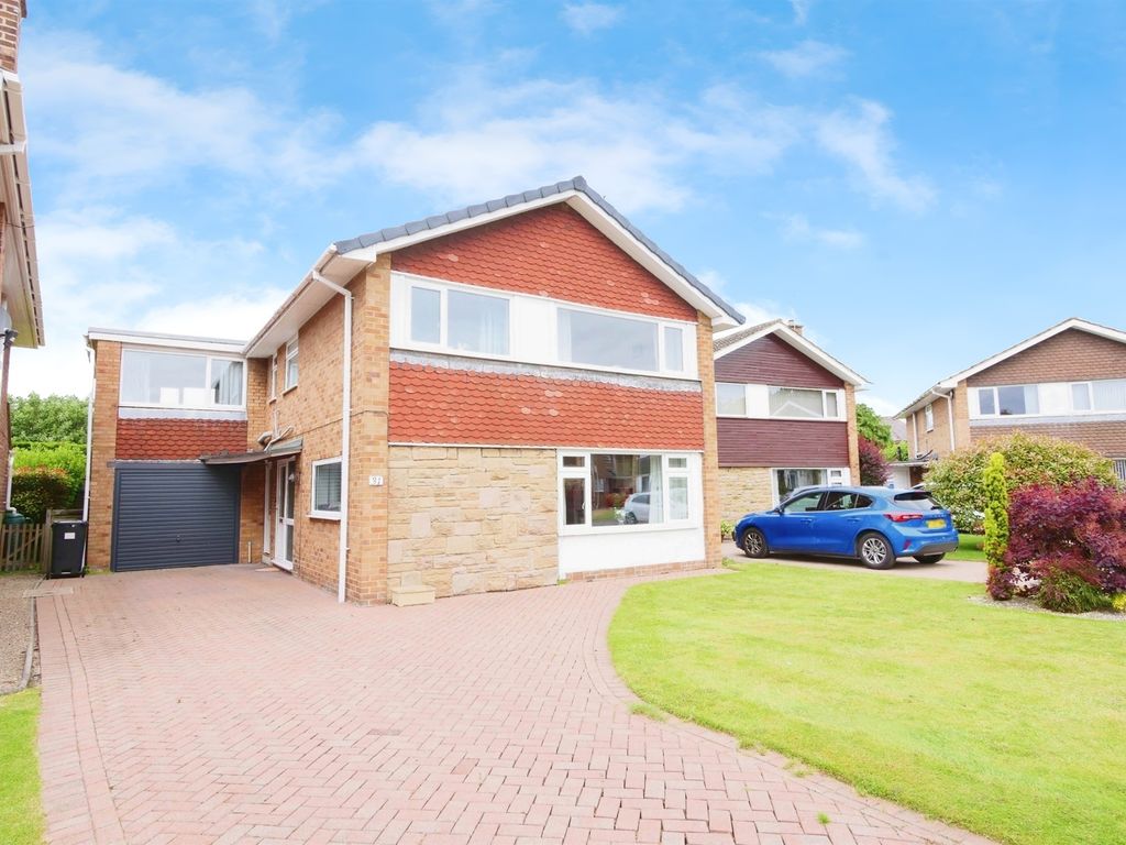 5 bed detached house for sale in Old Orchard, Haxby, York YO32, £