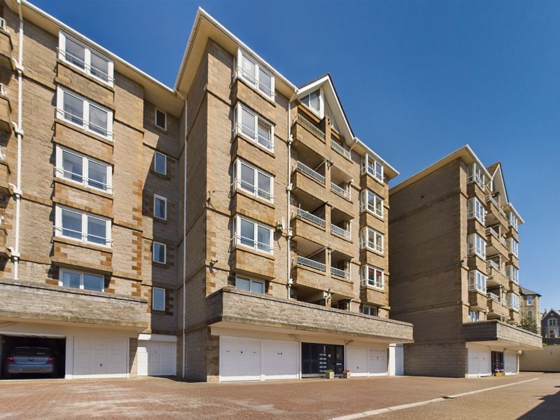 3 bed flat to rent in Highbury Road, WestonSuperMare BS23, £1,000 pcm