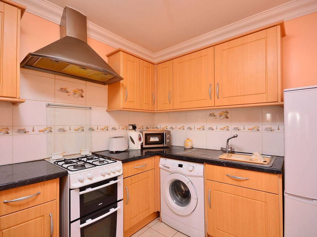 2 bed flat to rent in Upton Lane, Stratford, London E7 Zoopla