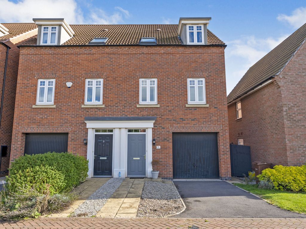 3 bed semidetached house for sale in Camdale Lane, Fernwood, Newark