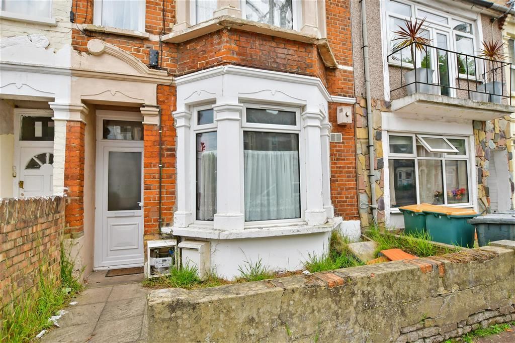 2 bed flat for sale in Dickens Road, London E6 Zoopla