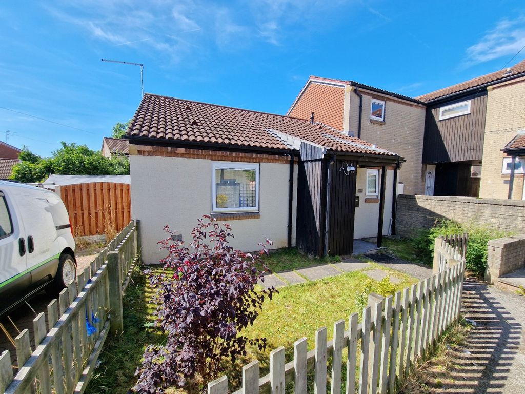 2 bed semidetached bungalow for sale in Street, Worsbrough