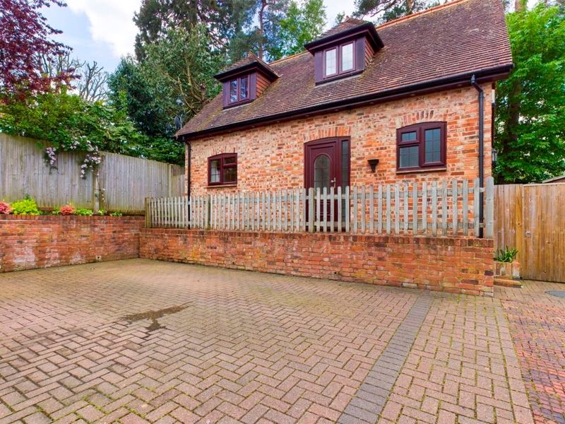 2 bed detached house for sale in Henwood Green Road, Pembury, Tunbridge