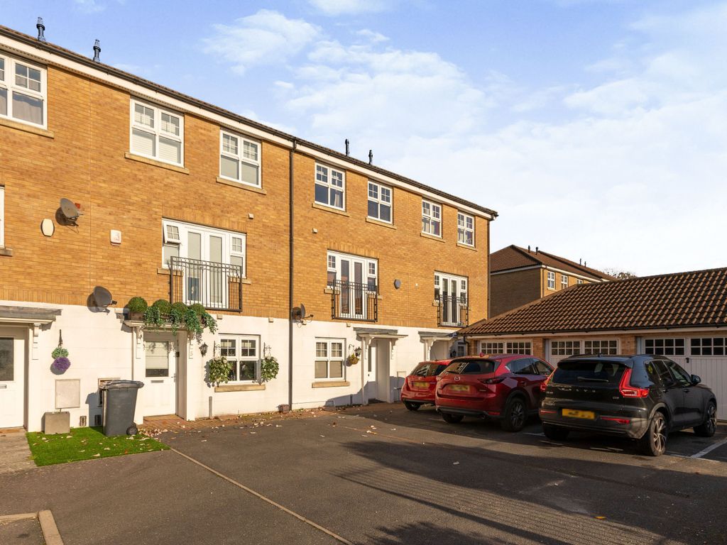 Bampton Drive, Mill Hill NW7  