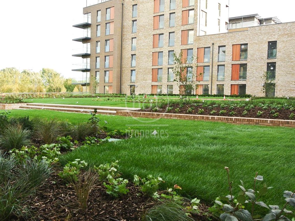 2 bed flat to rent in Merlin Court, Kidbrooke Village SE3 Zoopla