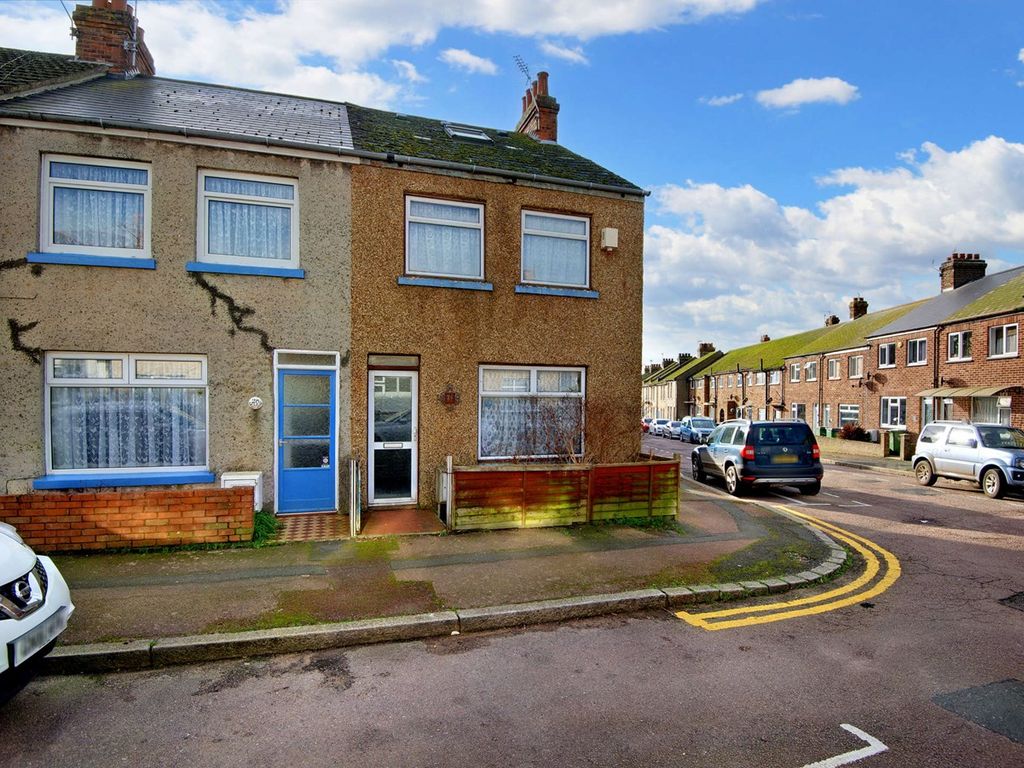 4 bed end terrace house for sale in Burrow Road, Folkestone CT19, £