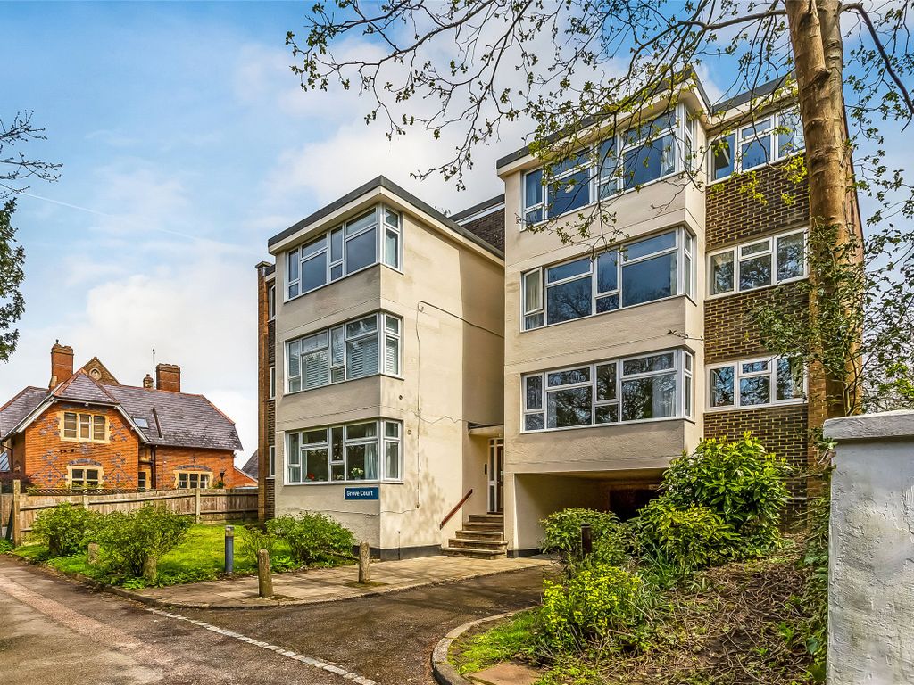 3 bed flat for sale in Falkland Grove, Dorking, Surrey RH4 Zoopla