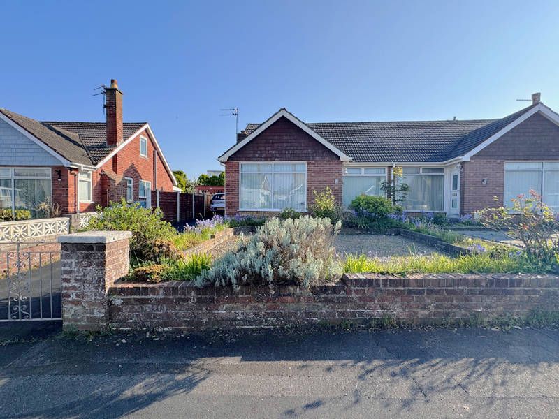 2 bed semidetached bungalow for sale in Westbury Close, Thornton